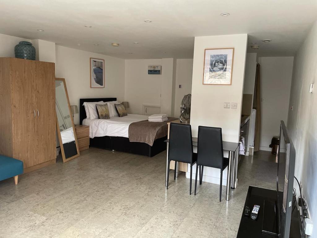 Koala & Tree - Big Studio At The Heart Of Cambridge - Short Lets & Serviced Accommodation Exteriör bild